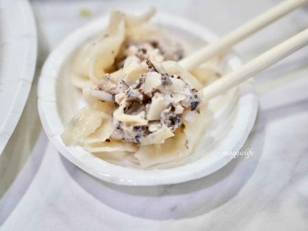 八方雲集松露蕈菇系列，沒想到松露也這麼平民化，八方雲集泡菜水餃，酸辣湯，蕈菇湯！