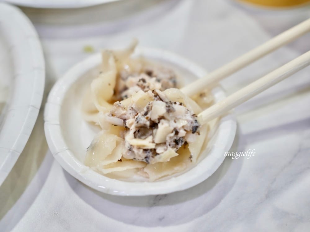 八方雲集松露蕈菇系列，沒想到松露也這麼平民化，八方雲集泡菜水餃，酸辣湯，蕈菇湯！
