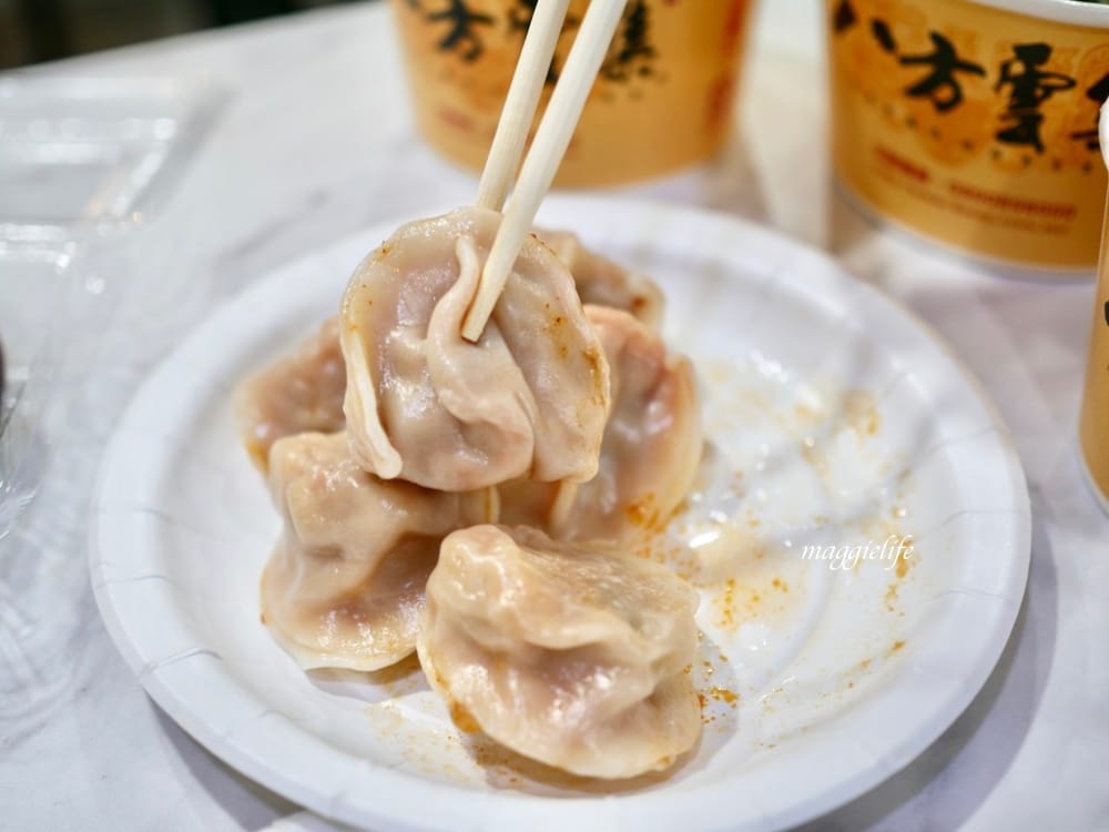 八方雲集松露蕈菇系列，沒想到松露也這麼平民化，八方雲集泡菜水餃，酸辣湯，蕈菇湯！