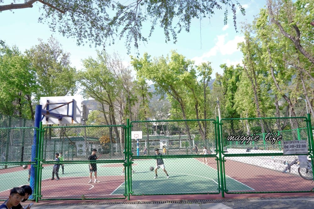 北投復興公園免費泡腳池，北投親子免費木造城堡遊戲場推薦，新北投站免費親子景點