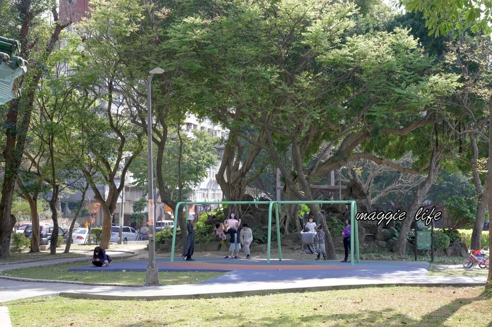 北投復興公園免費泡腳池，北投親子免費木造城堡遊戲場推薦，新北投站免費親子景點