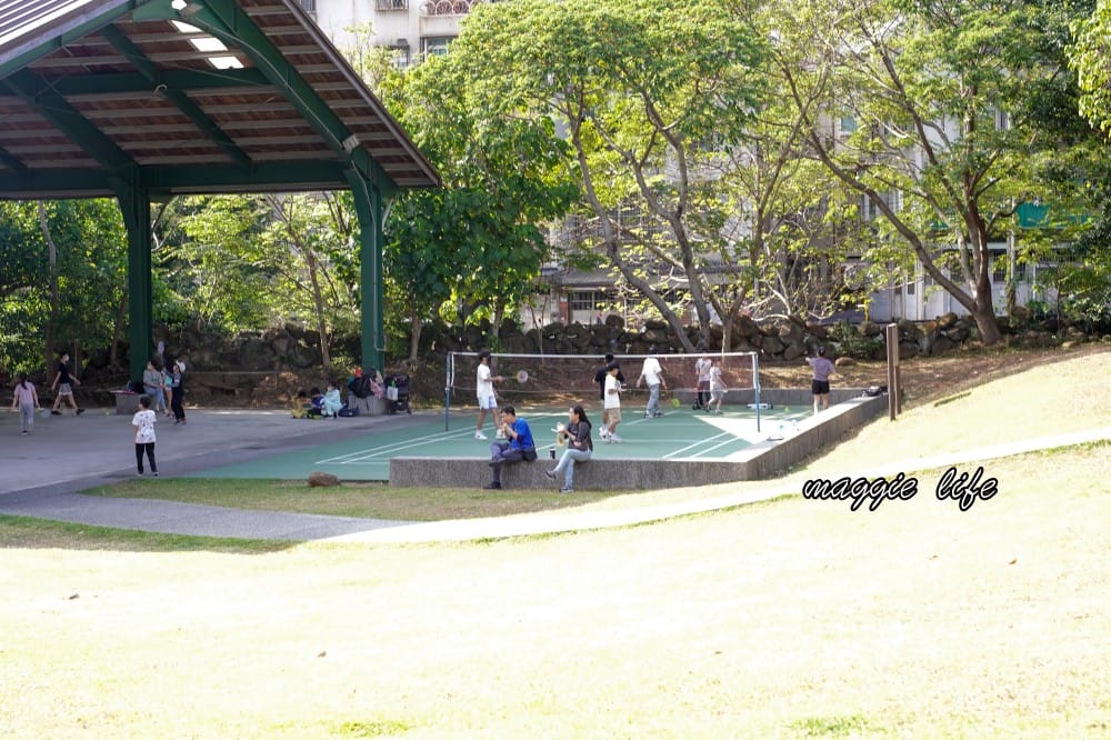 北投復興公園免費泡腳池，北投親子免費木造城堡遊戲場推薦，新北投站免費親子景點