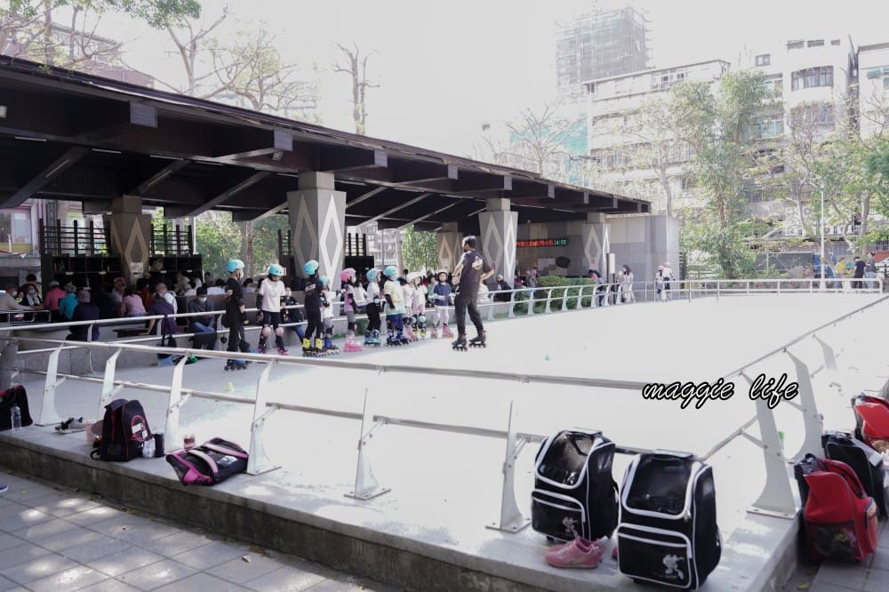 北投復興公園免費泡腳池，北投親子免費木造城堡遊戲場推薦，新北投站免費親子景點