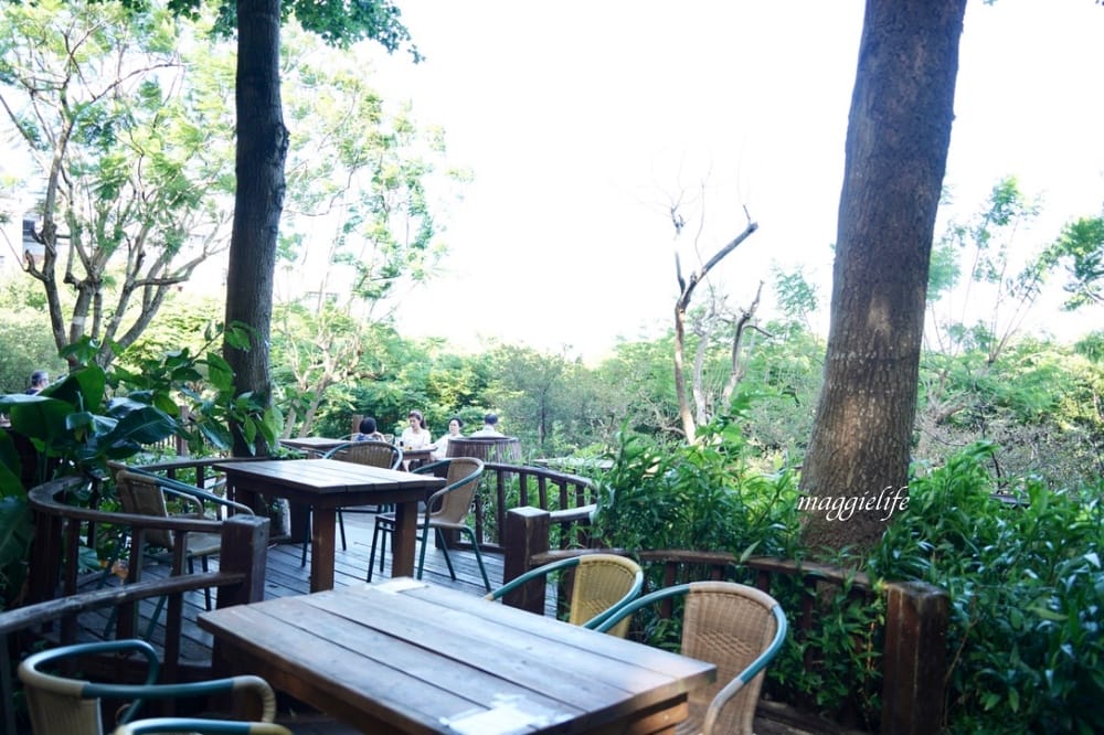 北投森林系景觀咖啡｜藝大咖啡，在樹林裡喝咖啡，眺望關渡平原，超療癒的！