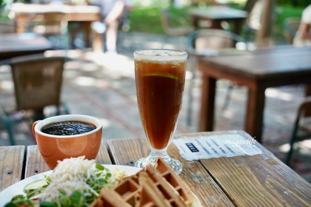 北投森林系景觀咖啡｜藝大咖啡，在樹林裡喝咖啡，眺望關渡平原，超療癒的！