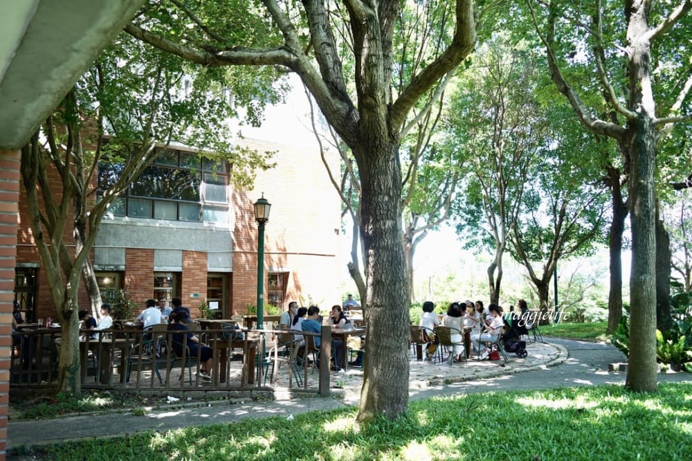 北投森林系景觀咖啡｜藝大咖啡，在樹林裡喝咖啡，眺望關渡平原，超療癒的！