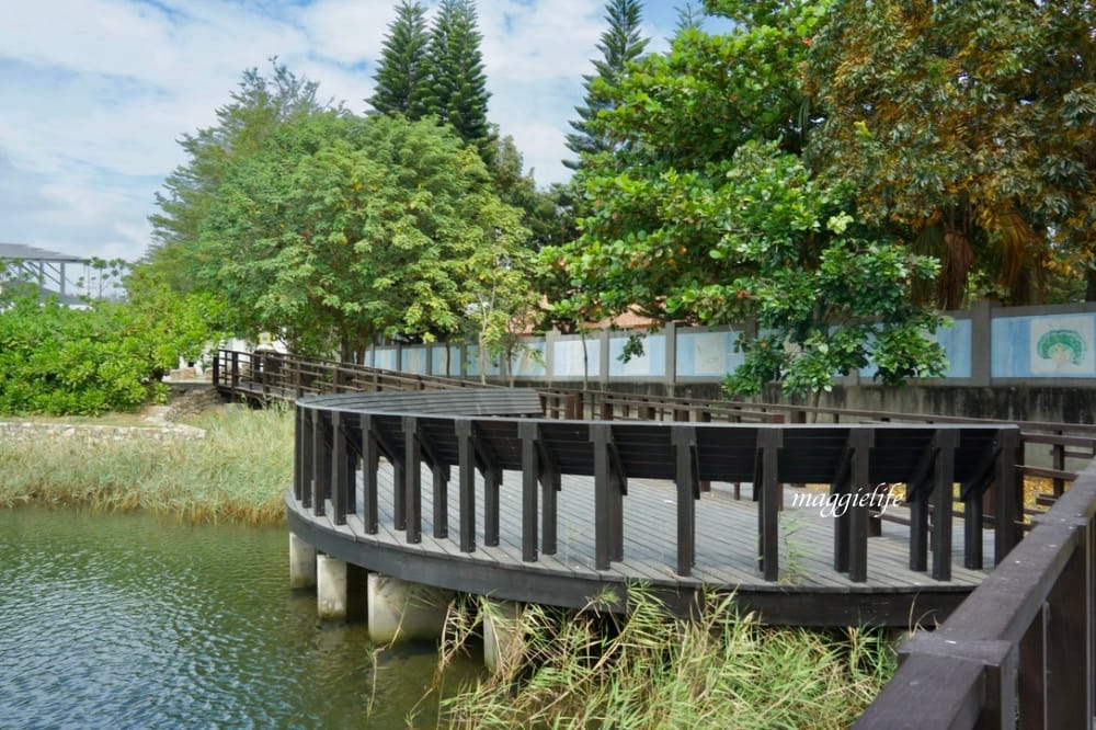 雲林景點|口湖遊客中心，免費租腳踏車遊湖，椬梧滯洪池雲林版小日月潭，免門票景點，喝下午茶吃好吃的海鮮麵！