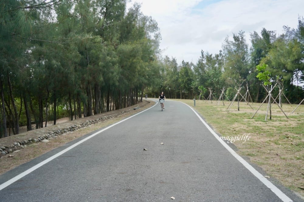 雲林景點|口湖遊客中心，免費租腳踏車遊湖，椬梧滯洪池雲林版小日月潭，免門票景點，喝下午茶吃好吃的海鮮麵！