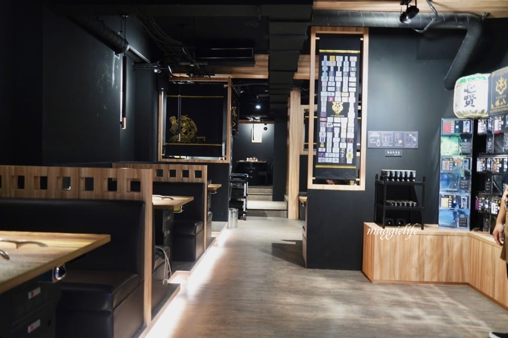 大股熟成燒肉專門台北南京店，超厚牛舌超美味，還有超過20種的清酒販賣機