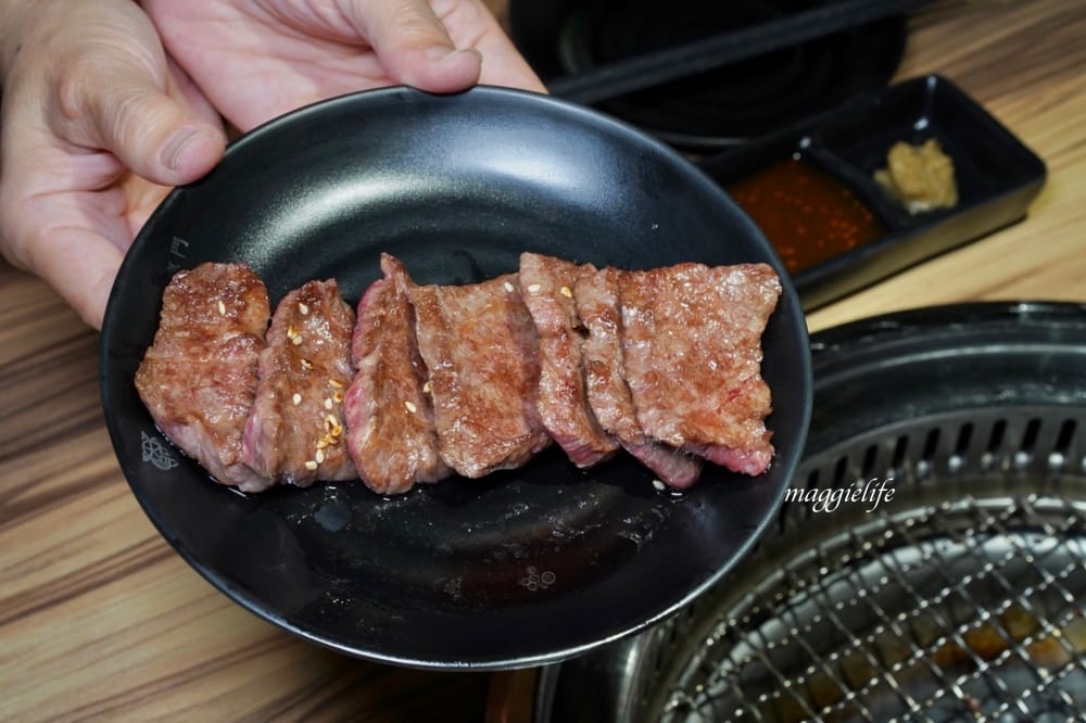 大股熟成燒肉專門台北南京店,超厚牛舌超美味,還有超過20種的清酒販賣機 - 第25張圖 大股熟成燒肉專門台北南京店,超厚牛舌超美味,還有超過20種的清酒販賣機