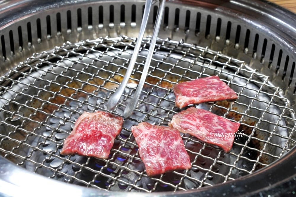 大股熟成燒肉專門台北南京店,超厚牛舌超美味,還有超過20種的清酒販賣機 - 第60張圖 大股熟成燒肉專門台北南京店,超厚牛舌超美味,還有超過20種的清酒販賣機