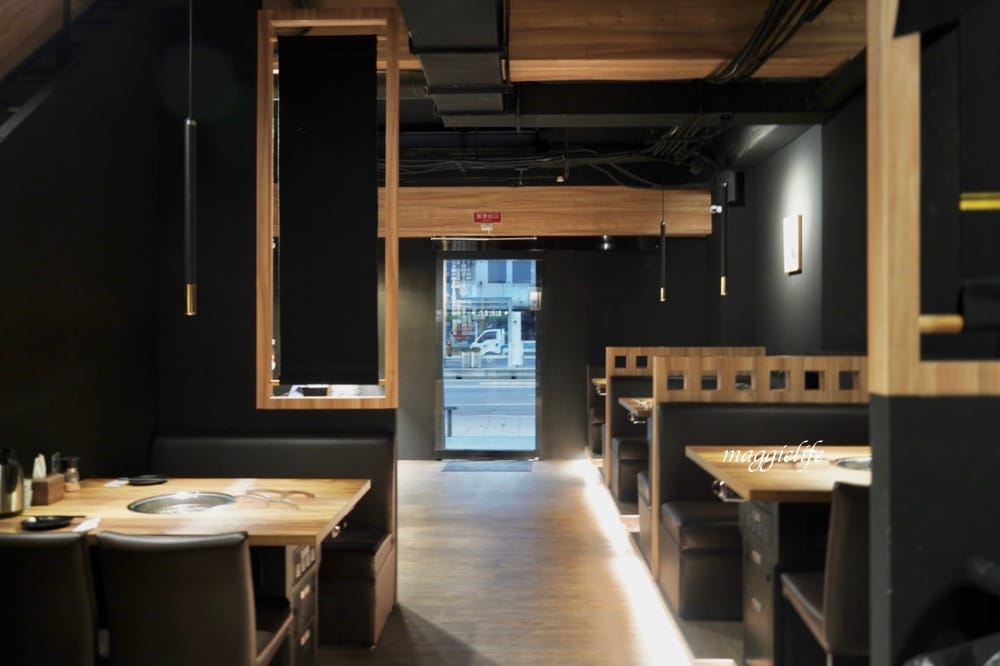 大股熟成燒肉專門台北南京店，超厚牛舌超美味，還有超過20種的清酒販賣機