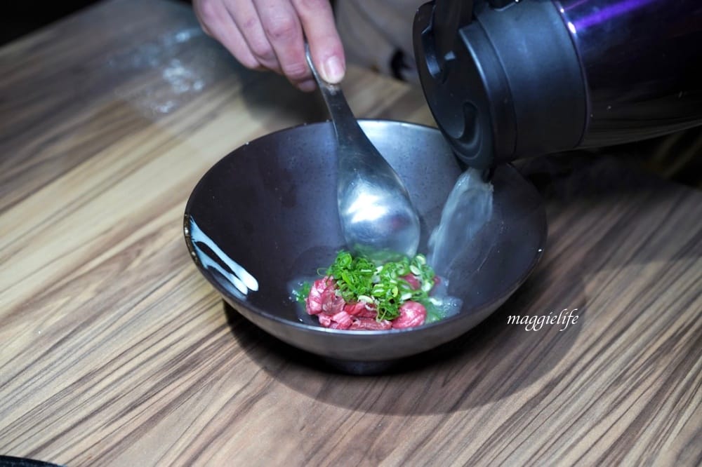 大股熟成燒肉專門台北南京店,超厚牛舌超美味,還有超過20種的清酒販賣機 - 第95張圖 大股熟成燒肉專門台北南京店,超厚牛舌超美味,還有超過20種的清酒販賣機