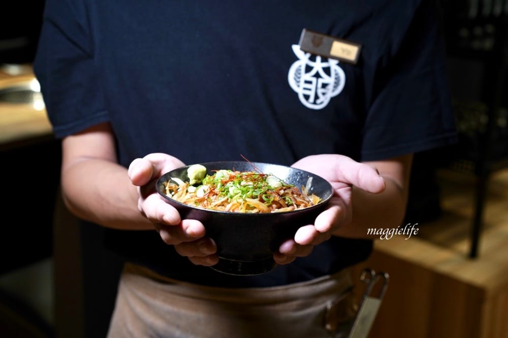 大股熟成燒肉專門台北南京店，超厚牛舌超美味，還有超過20種的清酒販賣機