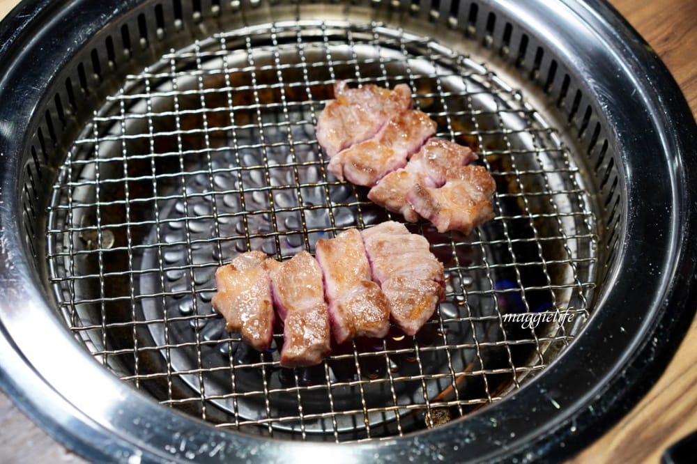 大股熟成燒肉專門台北南京店,超厚牛舌超美味,還有超過20種的清酒販賣機 - 第74張圖 大股熟成燒肉專門台北南京店,超厚牛舌超美味,還有超過20種的清酒販賣機