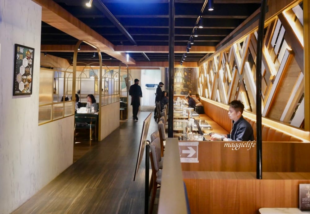 信義區不限時｜布納咖啡館Buna CAFE，沙拉披薩很推，不限時有插座，深夜咖啡廳！