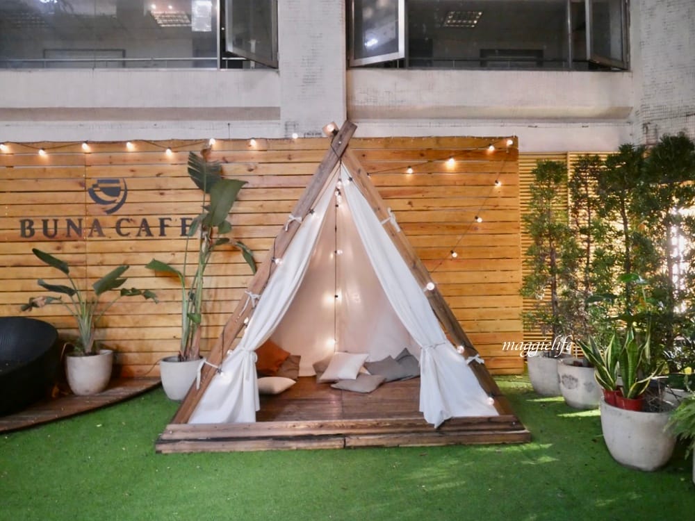 信義區不限時｜布納咖啡館Buna CAFE，沙拉披薩很推，不限時有插座，深夜咖啡廳！