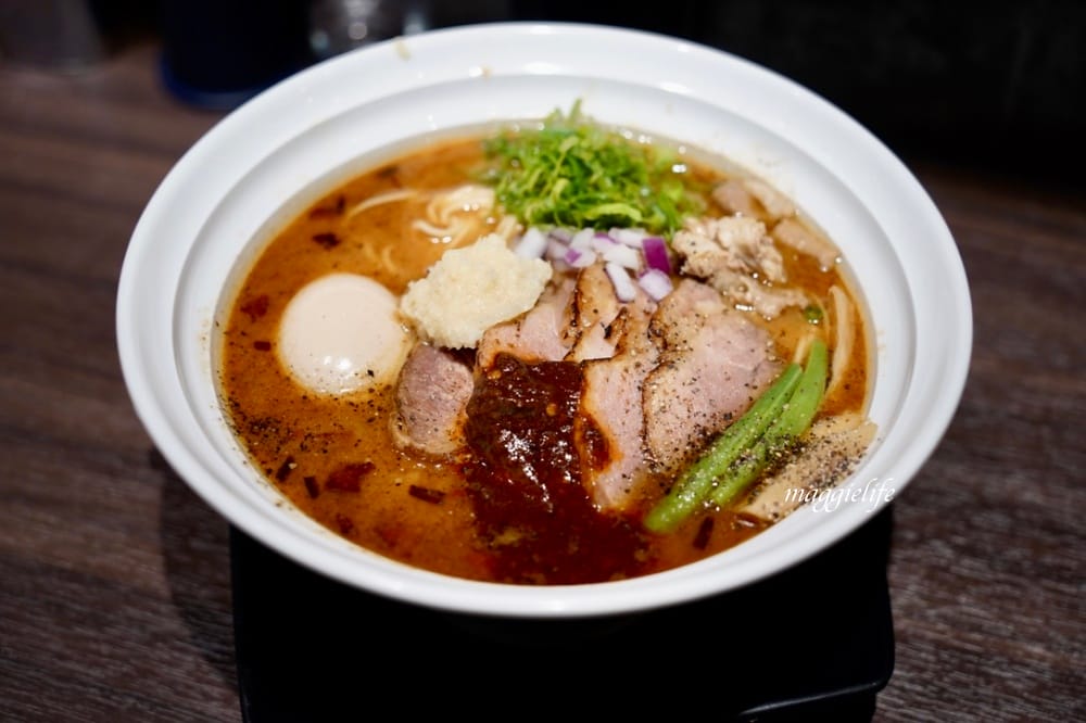 台北拉麵推薦｜麵屋和創生姜醬油拉麵專門店，宵夜場深夜食堂，每天只營業3小時，一樣大排長龍賣光光，鷹流老闆新開店！