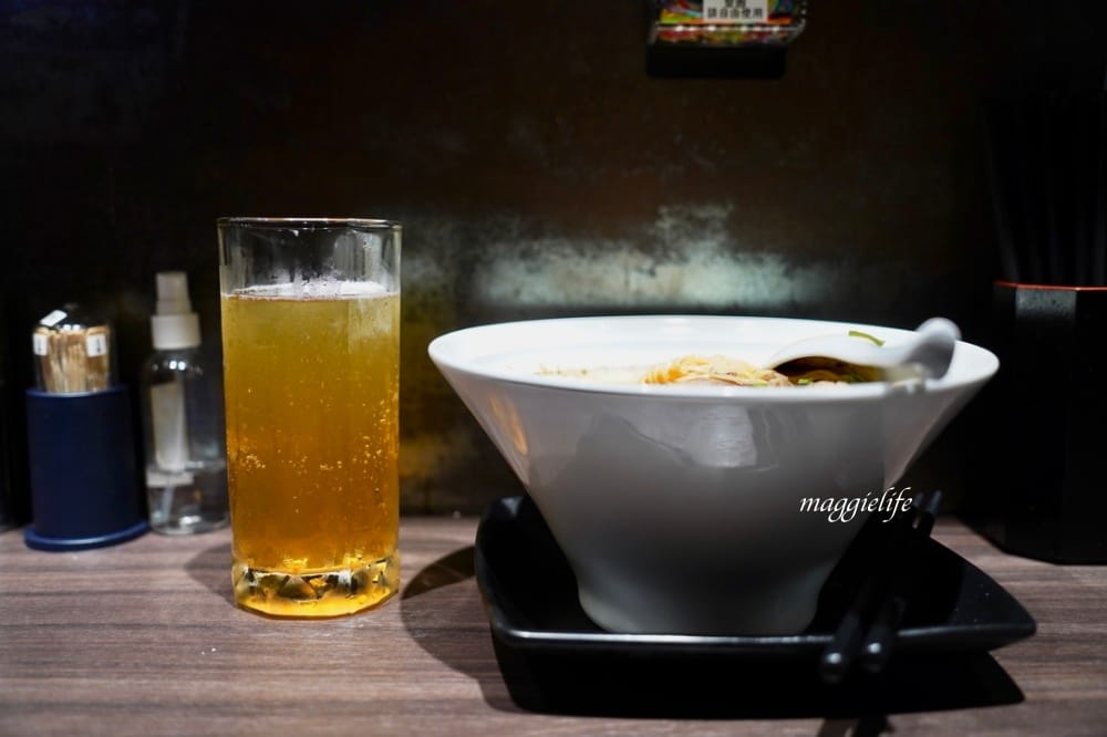 台北拉麵推薦｜麵屋和創生姜醬油拉麵專門店，宵夜場深夜食堂，每天只營業3小時，一樣大排長龍賣光光，鷹流老闆新開店！