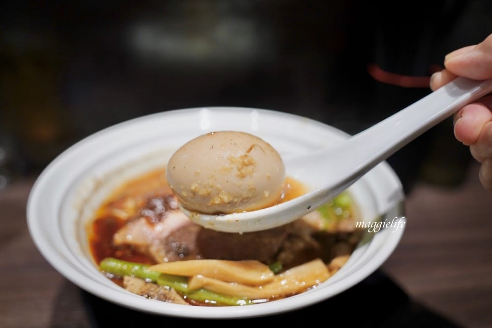 台北拉麵推薦｜麵屋和創生姜醬油拉麵專門店，宵夜場深夜食堂，每天只營業3小時，一樣大排長龍賣光光，鷹流老闆新開店！