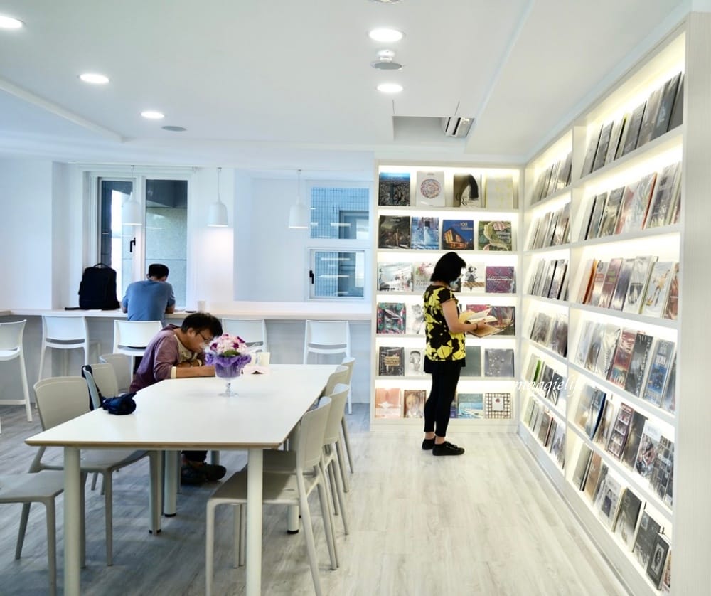 淡水益品書屋,100元咖啡/茶/冰沙喝到飽 不限時,韓風網美閱讀空間,飽覽群書! - 第20張圖 淡水益品書屋,100元咖啡/茶/冰沙喝到飽 不限時,韓風網美閱讀空間,飽覽群書!