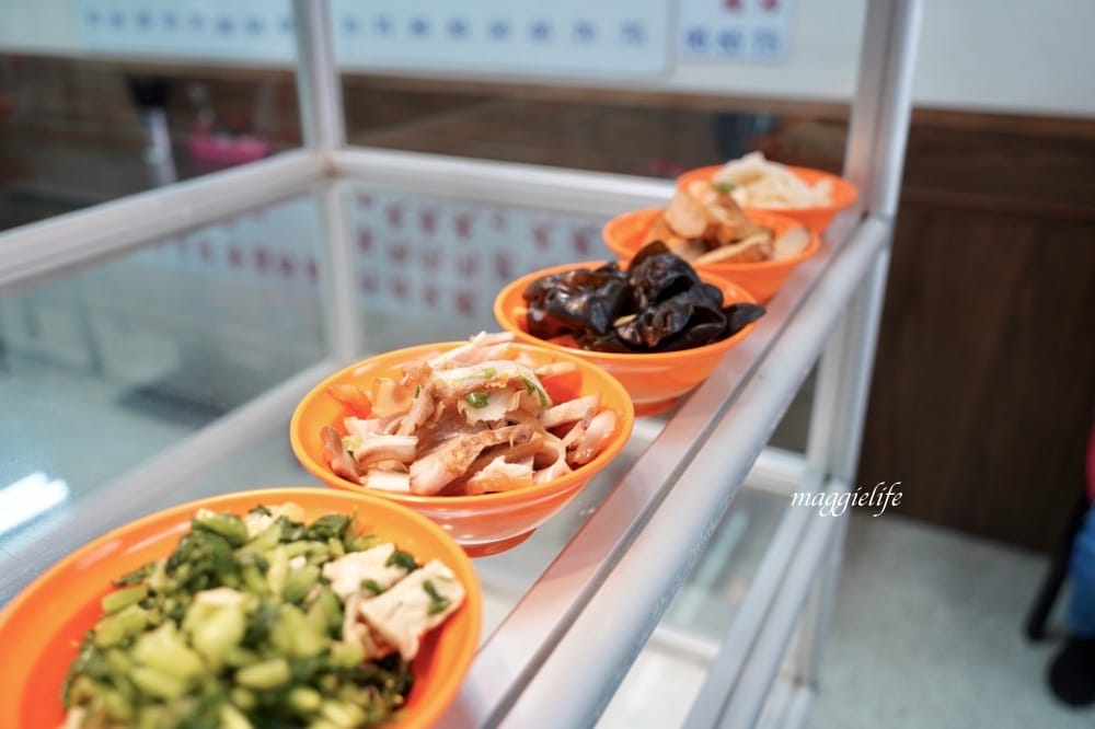 溫州大餛鈍，是被小菜耽誤的餛飩湯店吧！國民美食全省都有！