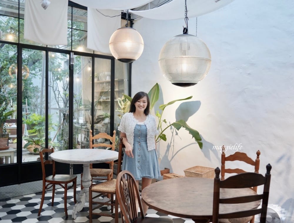 綠咖生活概念店，位於市區森林系擁有療癒小花園的咖啡館，老奶奶焦糖法式吐司超級好吃！信義安和咖啡館！