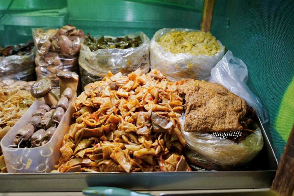 西門美食｜萬國滷味，西門必吃滷味加鹹水雞！