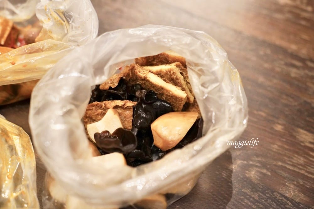 西門美食｜萬國滷味，西門必吃滷味加鹹水雞！