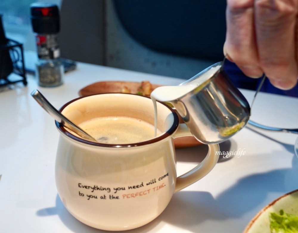 台北美食|貳樓微風南山店Second Floor Cafe,挑高9米大片落地窗101景觀,彷彿在美術館用餐 - 第36張圖 台北美食|貳樓微風南山店Second Floor Cafe,挑高9米大片落地窗101景觀,彷彿在美術館用餐