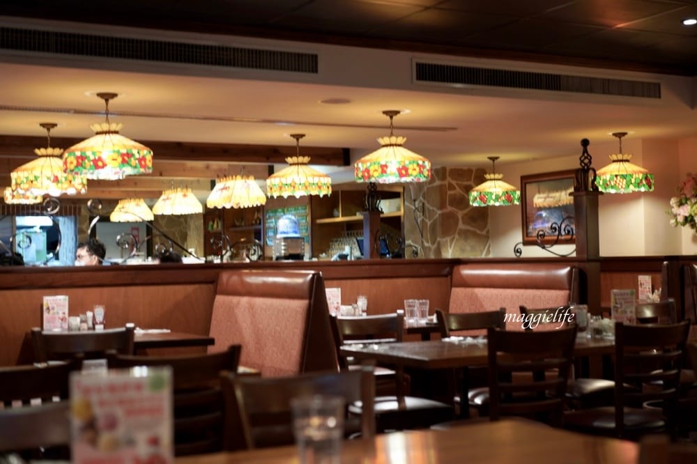 双聖SWENSEN’s 美式家庭餐廳，推出全新菜單，「双聖代」冰品，夢幻少女感草莓聖代，經典魯本三明治同步登場！