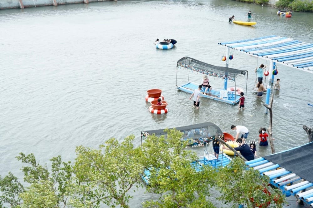 馬蹄蛤主題館海水水上遊樂場,100元不限時間,可以摸蜆採海菜,水上鞦韆,獨木舟,划竹筏 - 第10張圖 馬蹄蛤主題館海水水上遊樂場,100元不限時間,可以摸蜆採海菜,水上鞦韆,獨木舟,划竹筏