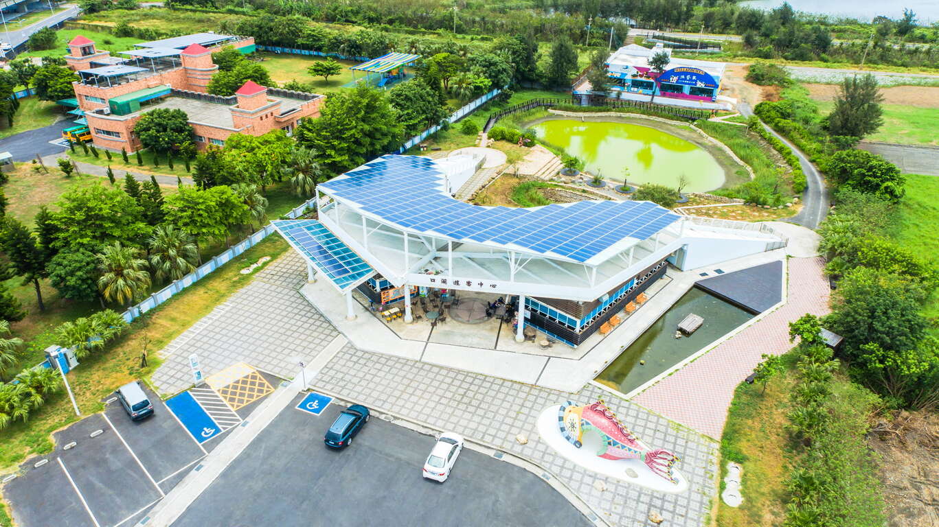 雲林景點|口湖遊客中心，免費租腳踏車遊湖，椬梧滯洪池雲林版小日月潭，免門票景點，喝下午茶吃好吃的海鮮麵！