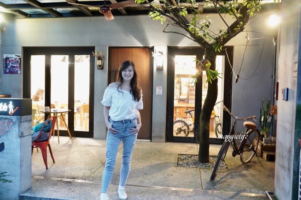台北市政府｜上樓看看Arthere Café，一大片綠意盎然超療癒，美式可以續杯，信義區不限時有插座咖啡廳！ @瑪姬幸福過日子