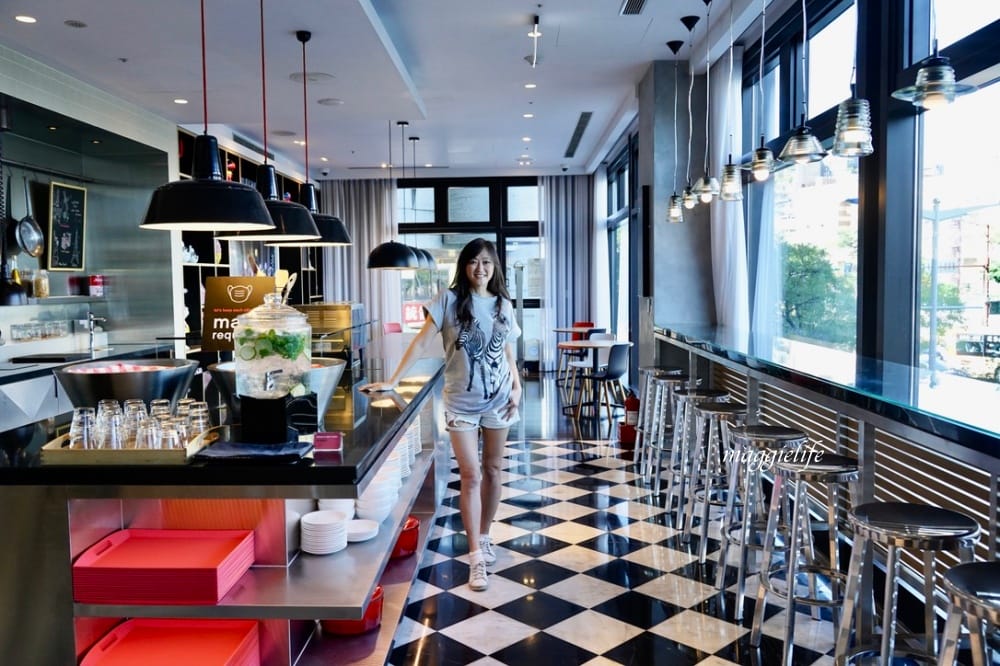 北車西門住宿｜台北北門世民酒店citizenM ，大面玻璃窗無敵美景，台北最潮時尚住宿飯店。