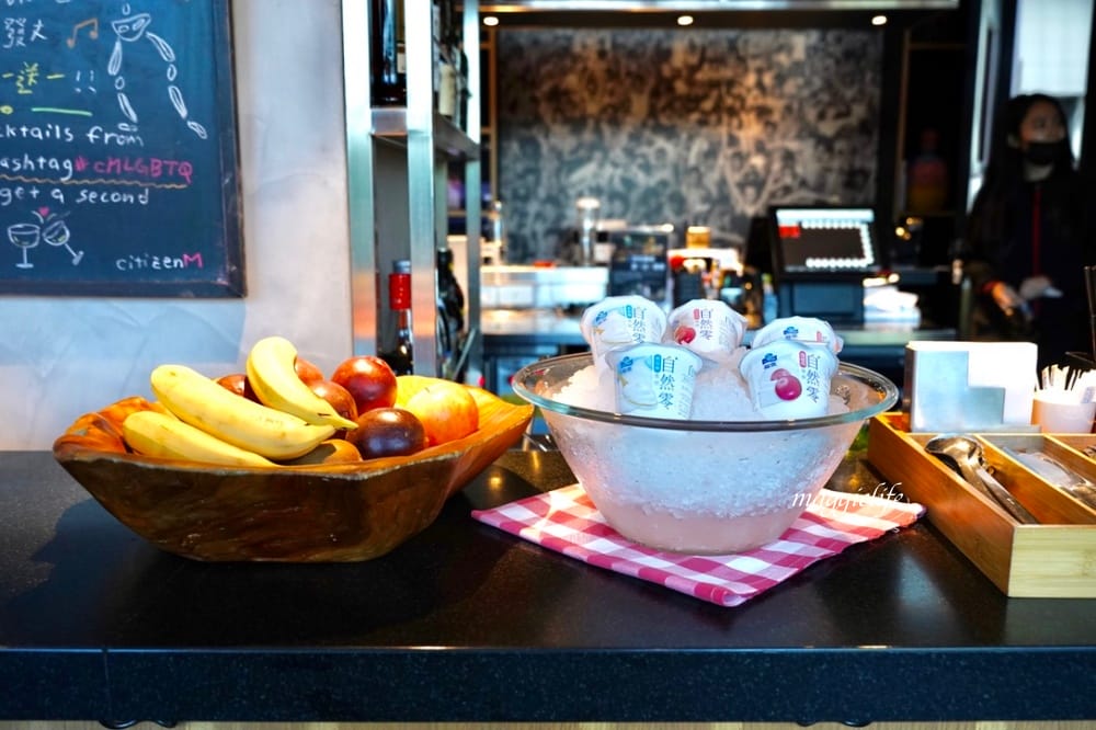 北車西門住宿｜台北北門世民酒店citizenM ，大面玻璃窗無敵美景，台北最潮時尚住宿飯店。