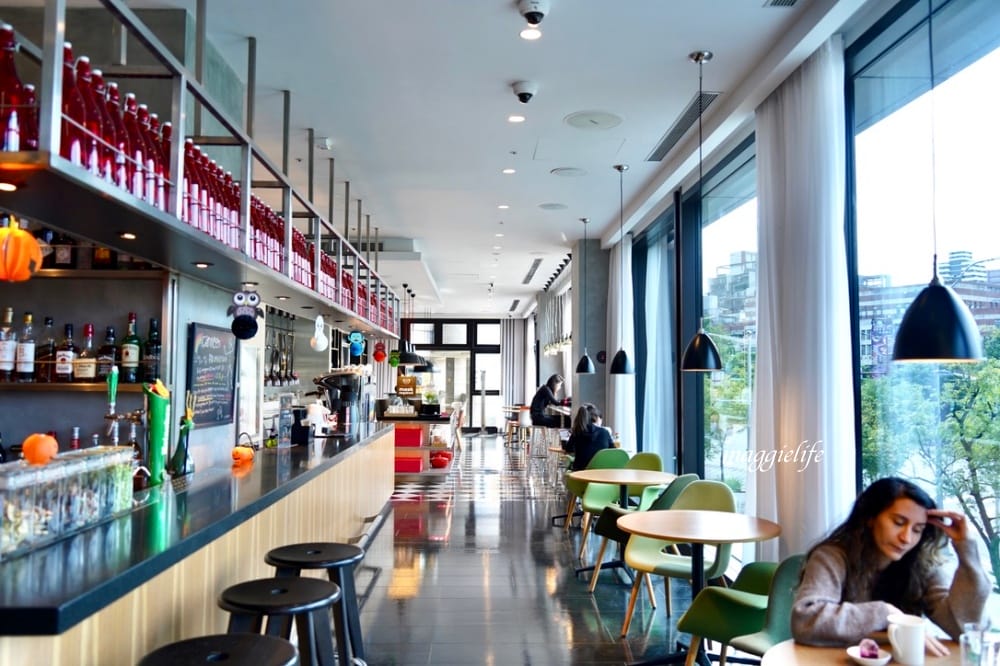 北車西門住宿|台北北門世民酒店citizenM ,大面玻璃窗無敵美景,台北最潮時尚住宿飯店。 - 第35張圖 北車西門住宿|台北北門世民酒店citizenM ,大面玻璃窗無敵美景,台北最潮時尚住宿飯店。