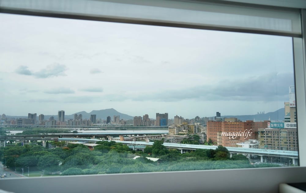 北車西門住宿｜台北北門世民酒店citizenM ，大面玻璃窗無敵美景，台北最潮時尚住宿飯店。