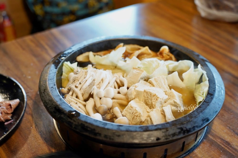 望海巷石頭火鍋，在潮境公園看海吃火鍋看海賞美景，超浪漫！