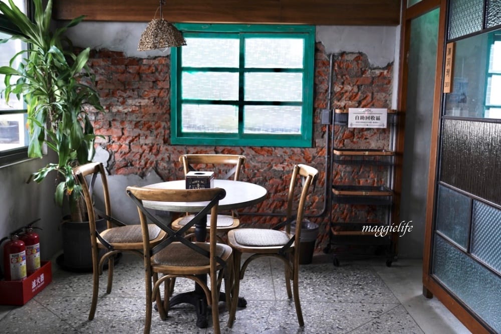 玫瑰山城柑仔店，新北瑞芳老宅景觀咖啡廳，看山看海無敵美景，還有貓出沒！