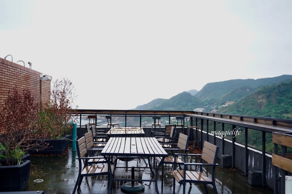 玫瑰山城柑仔店，新北瑞芳老宅景觀咖啡廳，看山看海無敵美景，還有貓出沒！