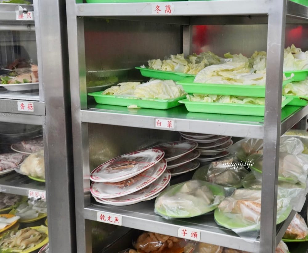 小紅莓石頭火鍋城，台北石頭火鍋40年老店還是每天都人潮大爆滿，台北松山南京三民火鍋！