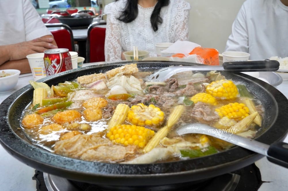 小紅莓石頭火鍋城，台北石頭火鍋40年老店還是每天都人潮大爆滿，台北松山南京三民火鍋！