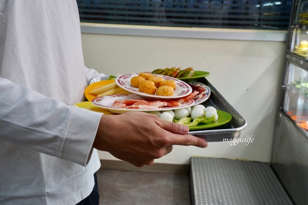 小紅莓石頭火鍋城，台北石頭火鍋40年老店還是每天都人潮大爆滿，台北松山南京三民火鍋！