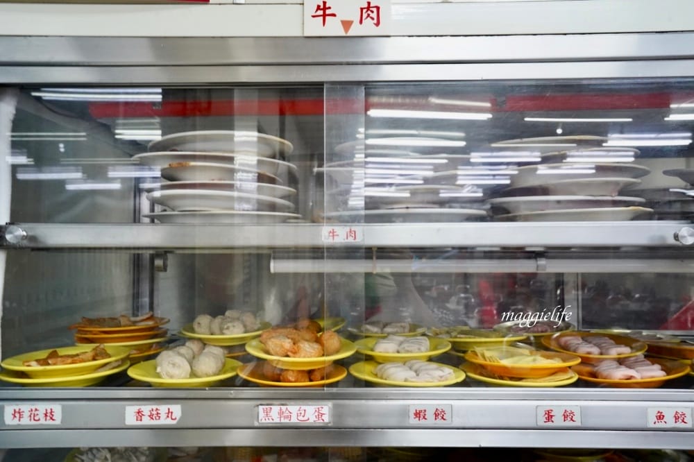 小紅莓石頭火鍋城，台北石頭火鍋40年老店還是每天都人潮大爆滿，台北松山南京三民火鍋！