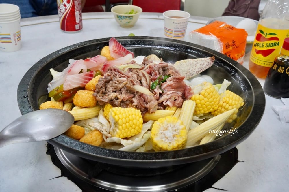 小紅莓石頭火鍋城,台北石頭火鍋40年老店還是每天都人潮大爆滿,台北松山南京三民火鍋! - 第1張圖 小紅莓石頭火鍋城,台北石頭火鍋40年老店還是每天都人潮大爆滿,台北松山南京三民火鍋!