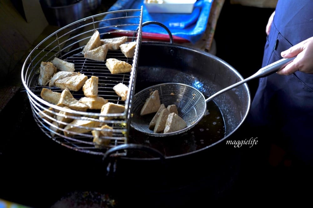 新竹尖石美食｜宇老臭豆腐，看著雲海一面吃超夠味的高山臭豆腐！