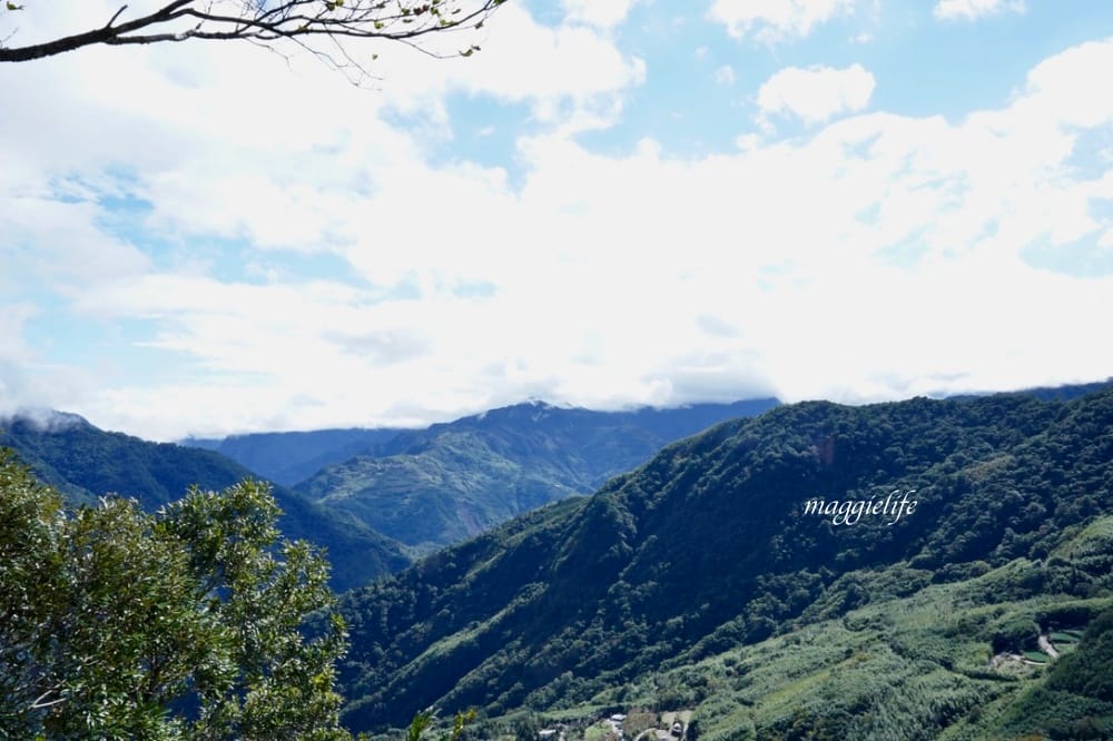 新竹尖石｜魯碧一家人，山巒與雲端之中的景觀咖啡廳民宿，吃原住民餐享受美景！