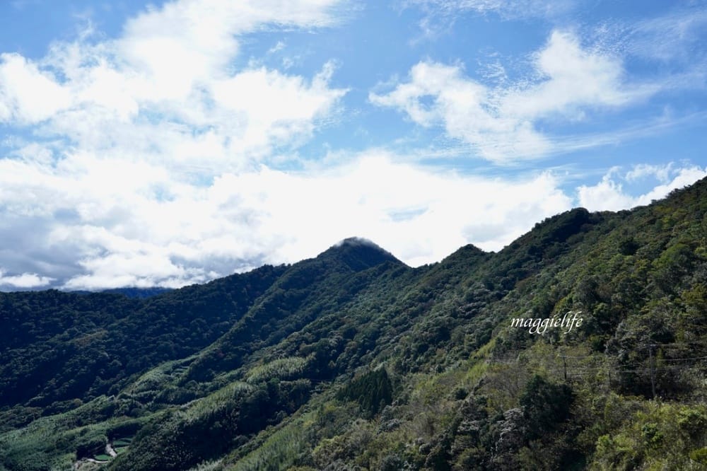 新竹尖石｜魯碧一家人，山巒與雲端之中的景觀咖啡廳民宿，吃原住民餐享受美景！