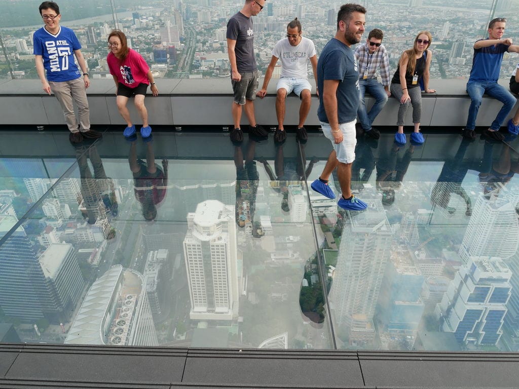 曼谷必遊景點|曼谷王權Mahanakhon SkyWalk，挑戰78樓透明玻璃天空步道，夕陽，夜景，一次看個夠，優惠觀景台門票訂購＠瑪姬幸福過日子